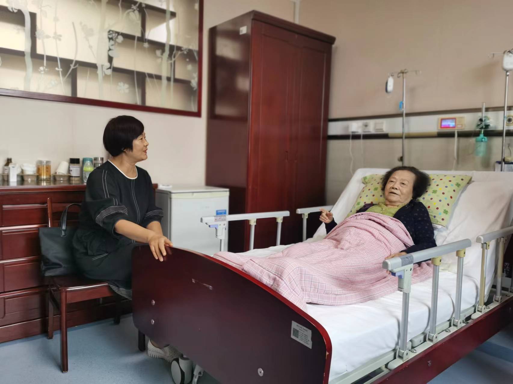 省科協(xié)組織看望慰問(wèn)老黨員老干部