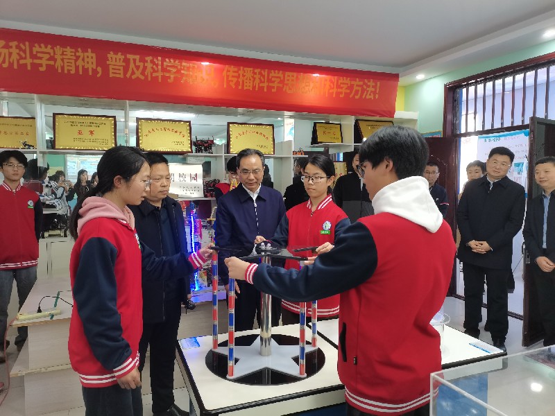 中学科技馆.jpg