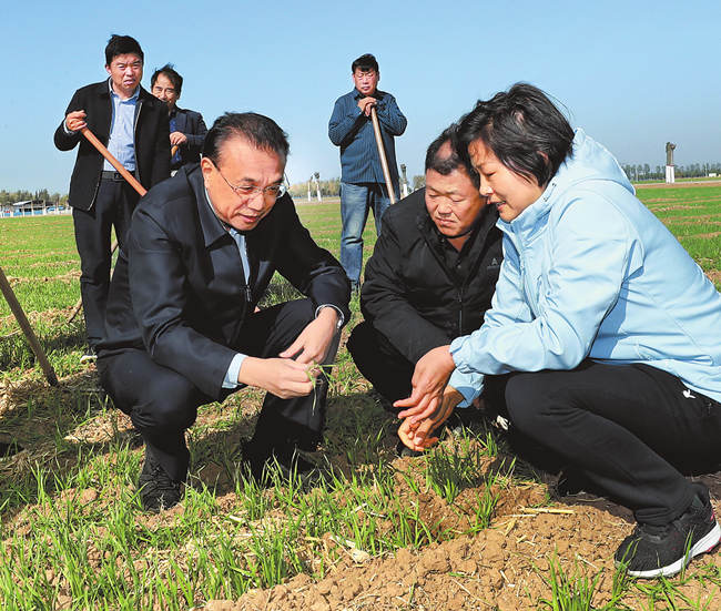 李克强在河南考察.jpg